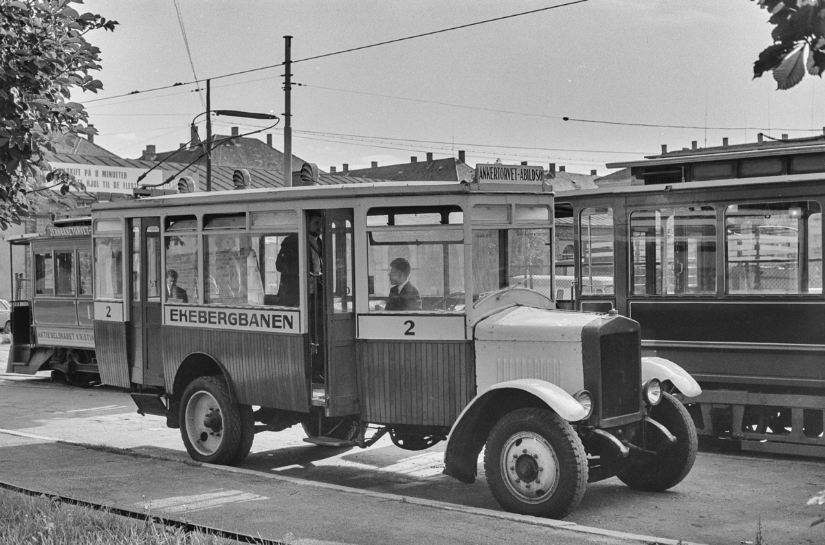 Ekebergbanens buss nr. 2 på Majorstuen.