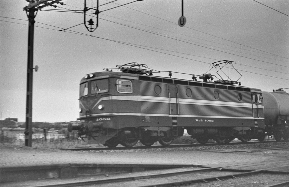 Svensk elektrisk lokomotiv type Rc 2 nr. 1052 i Ângelholm i Sverige.