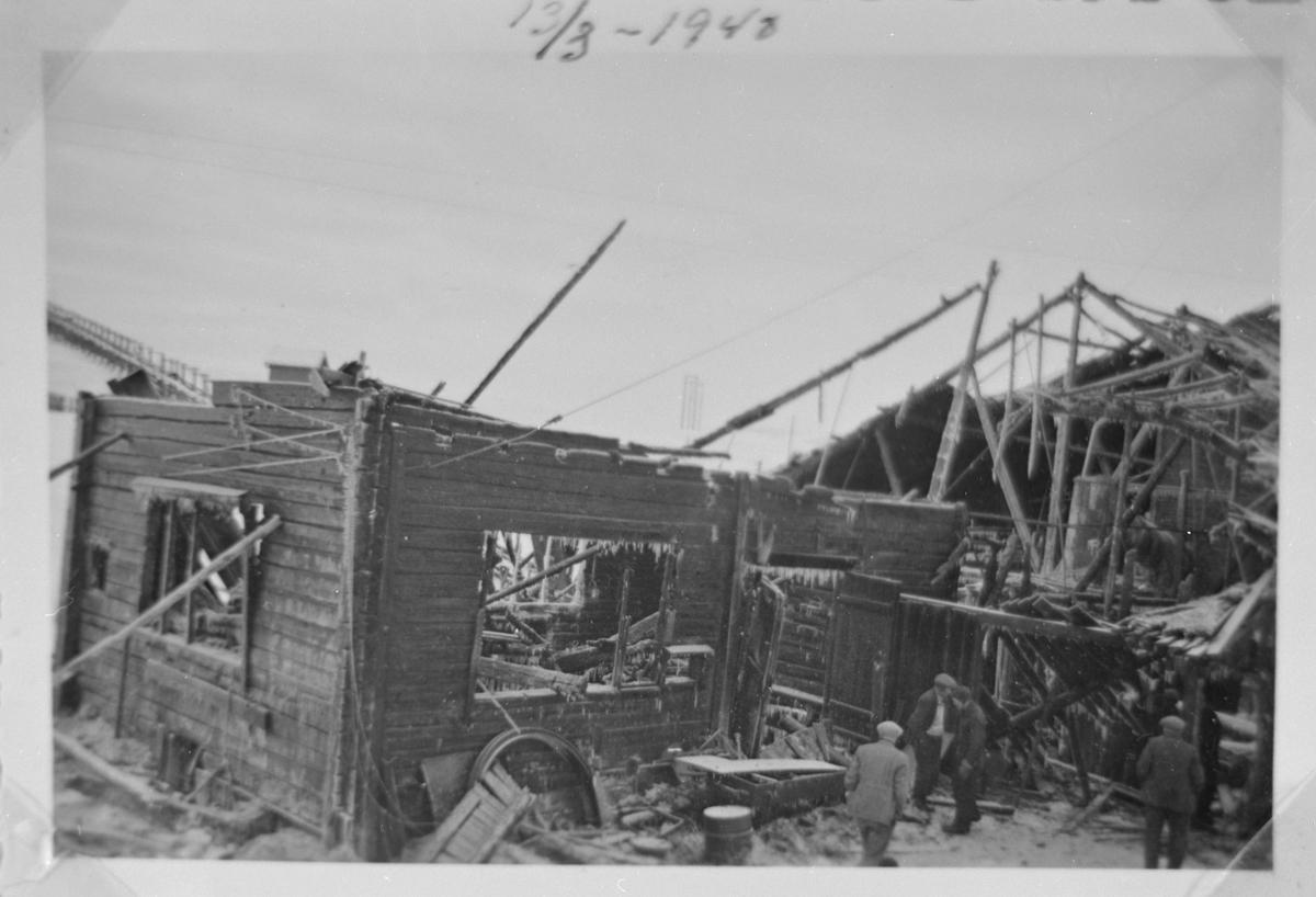 Ruiner etter brannen i smeltehytta på Røros i 1940