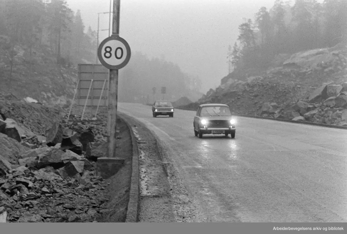 Mosseveien. Fartsgrense, 80 km. på Mosseveien. Januar 1971
