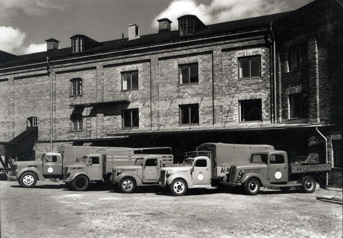 Margarinfabriken. Se Jeanssondynastin av Göran P D Adolfson, Sid 129ff och sid 255ff.

Fastigheten är numera Baronens köpcentrum.