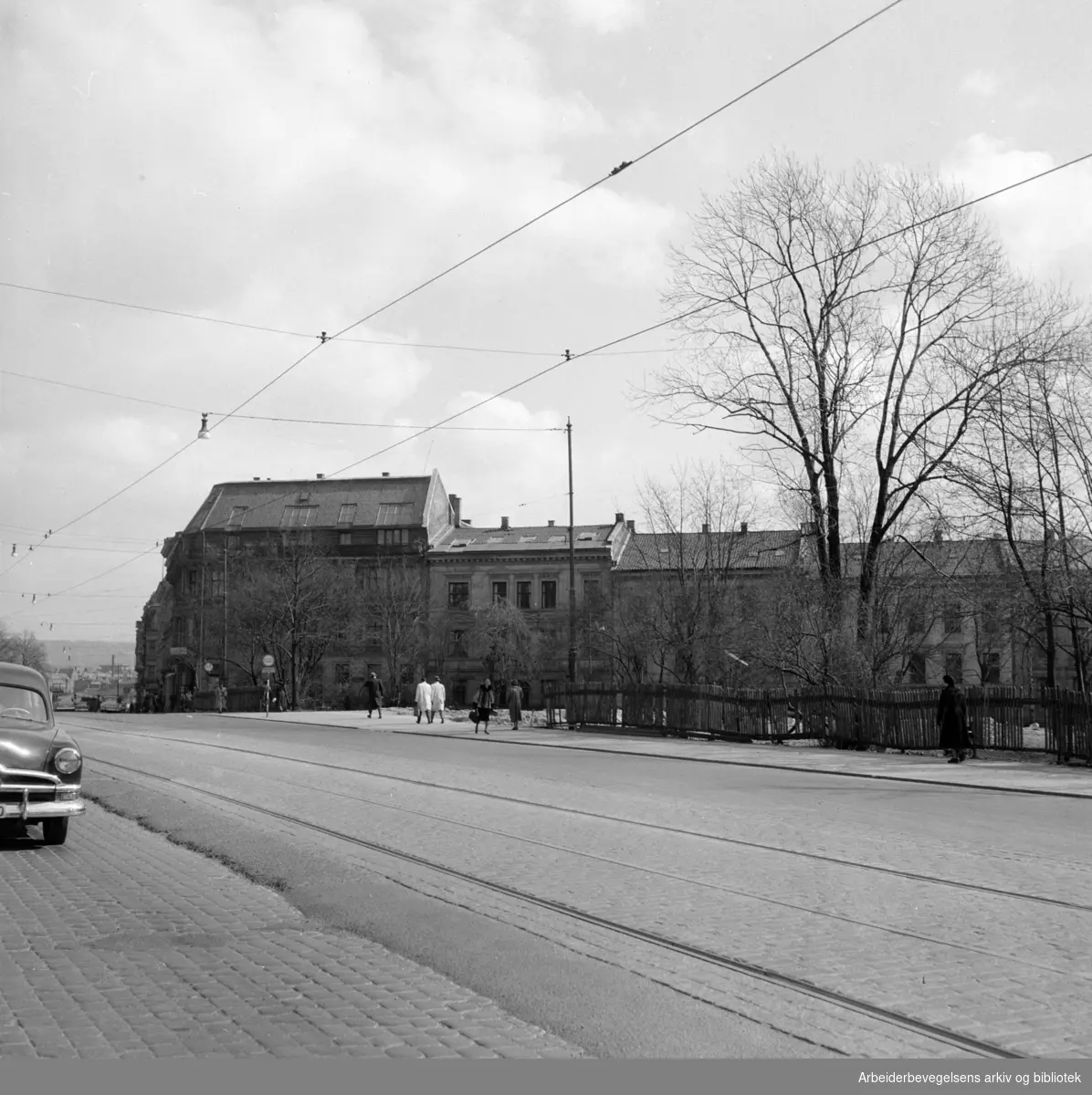 Drammensveien, diverse. Tomten til Den Amerikanske Ambassade. April 1956.