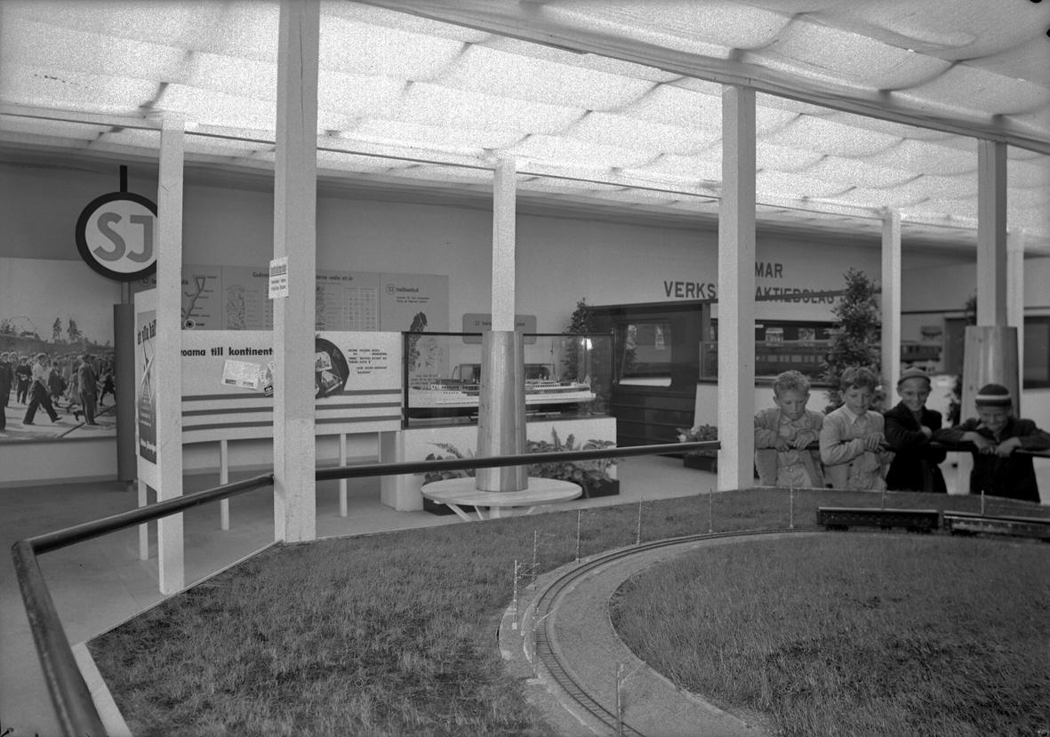 Hantverksutställningen 1947 i Kalmar. Paviljongen för Statens Järnväg, Stockholm.
