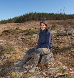 Frøplantasjeforvalter Marte Friberg Myre fra Det norske Skog