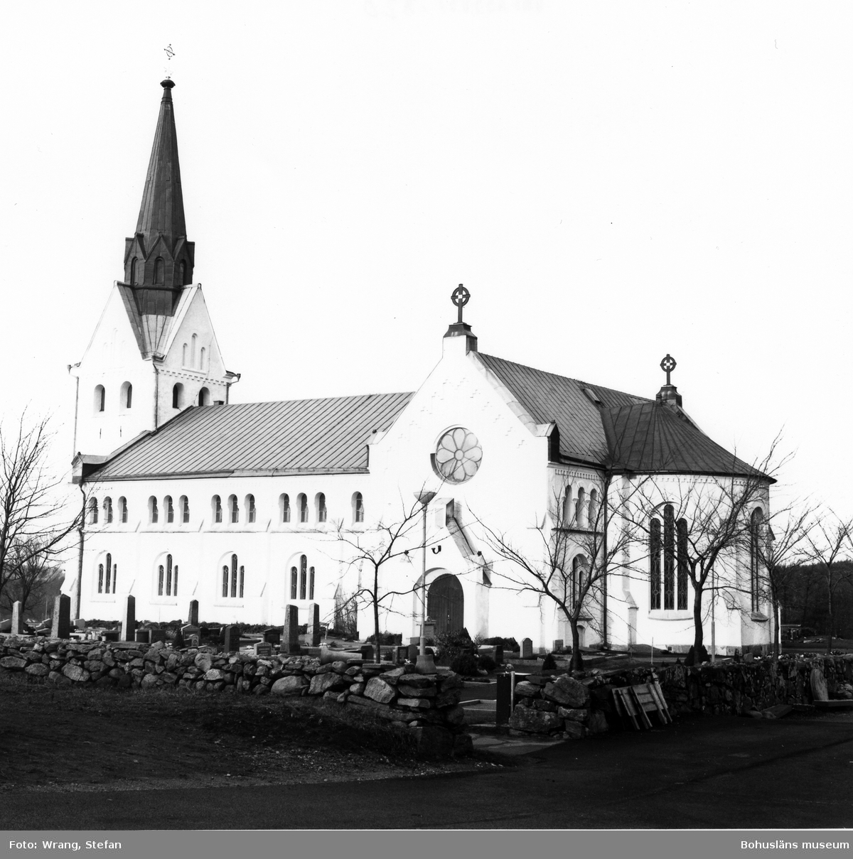 Text till bilden: "Lindome kyrka. Från sydöst".
