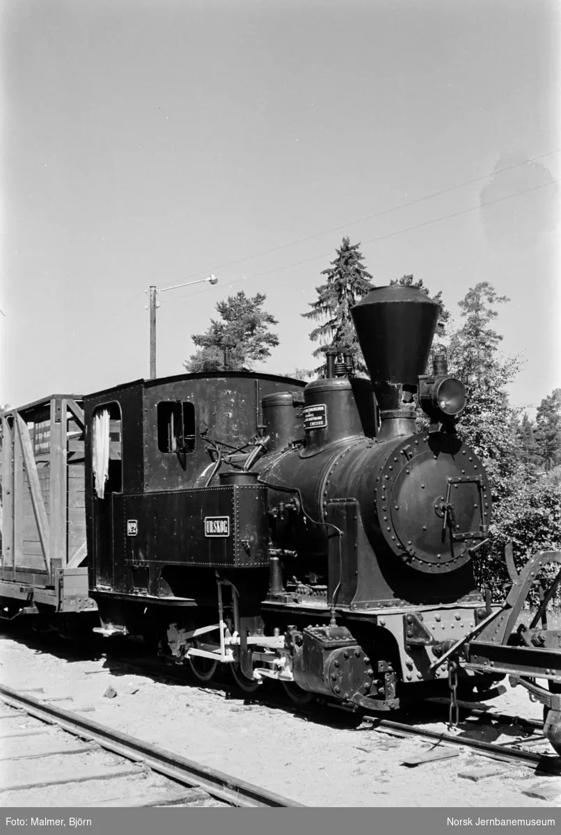 Damplokomotiv NSB type XXVII nr. 2 "Urskog" utstilt på Jernbanemuseet.