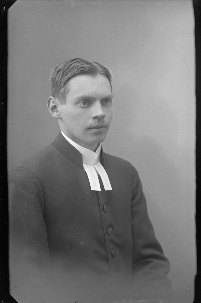 Pastor Ernst Enochsson