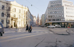 St. Olavs plass med St.Olavs gate opp mot St. Olavs kirke. 2