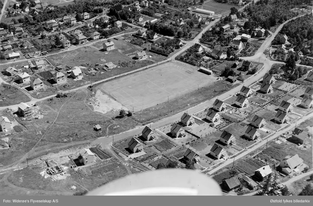Bellevue idrettsplass i Moss., flyfoto 17. juli 1951.