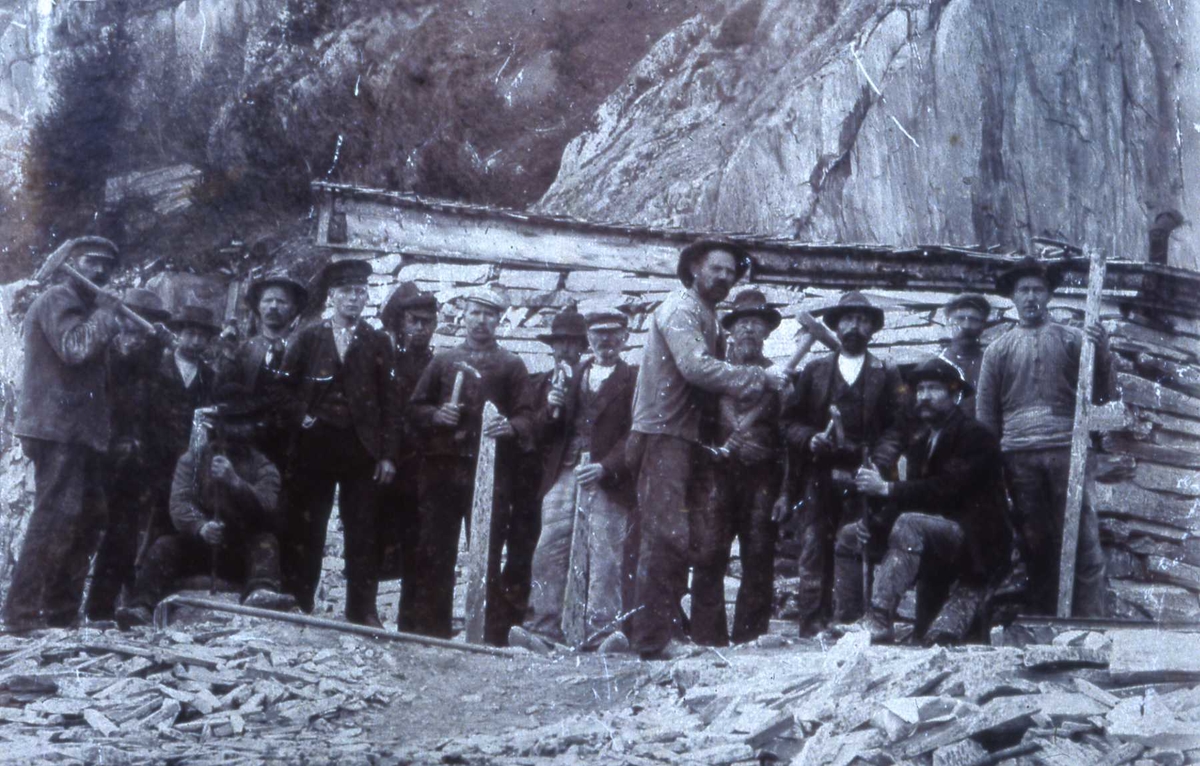 Arbeiderar i steinberget