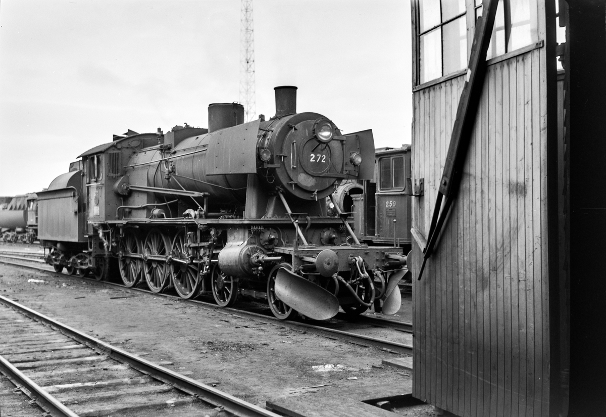 Damplokomotiv type 30a nr. 272 på Marienborg.