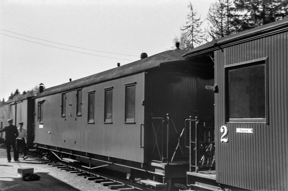 Aurskog-Hølandbanens personvogn BFo5 på Aurskog stasjon.