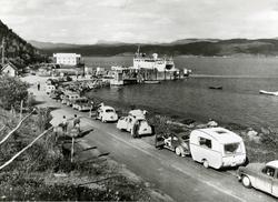 Fergekø ved Røsvik fergekai i Nordland 1960-1961