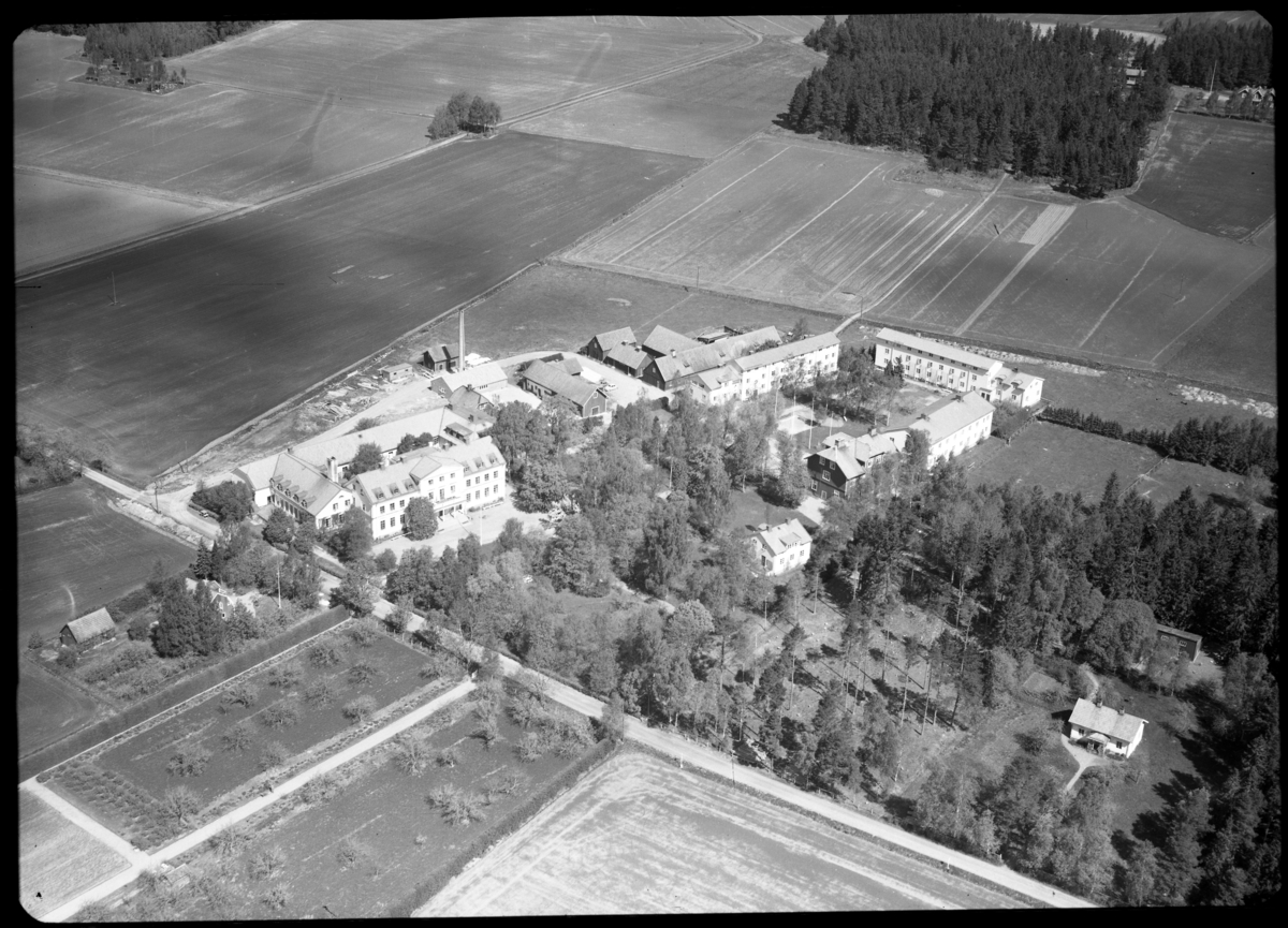 Flygfoto över Tärna Folkhögskola, Tärna.
