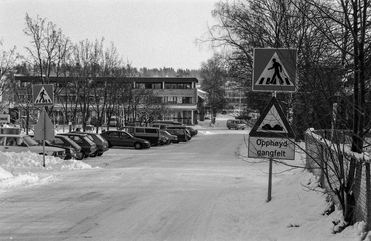 Trafikken i Ås sentrum.