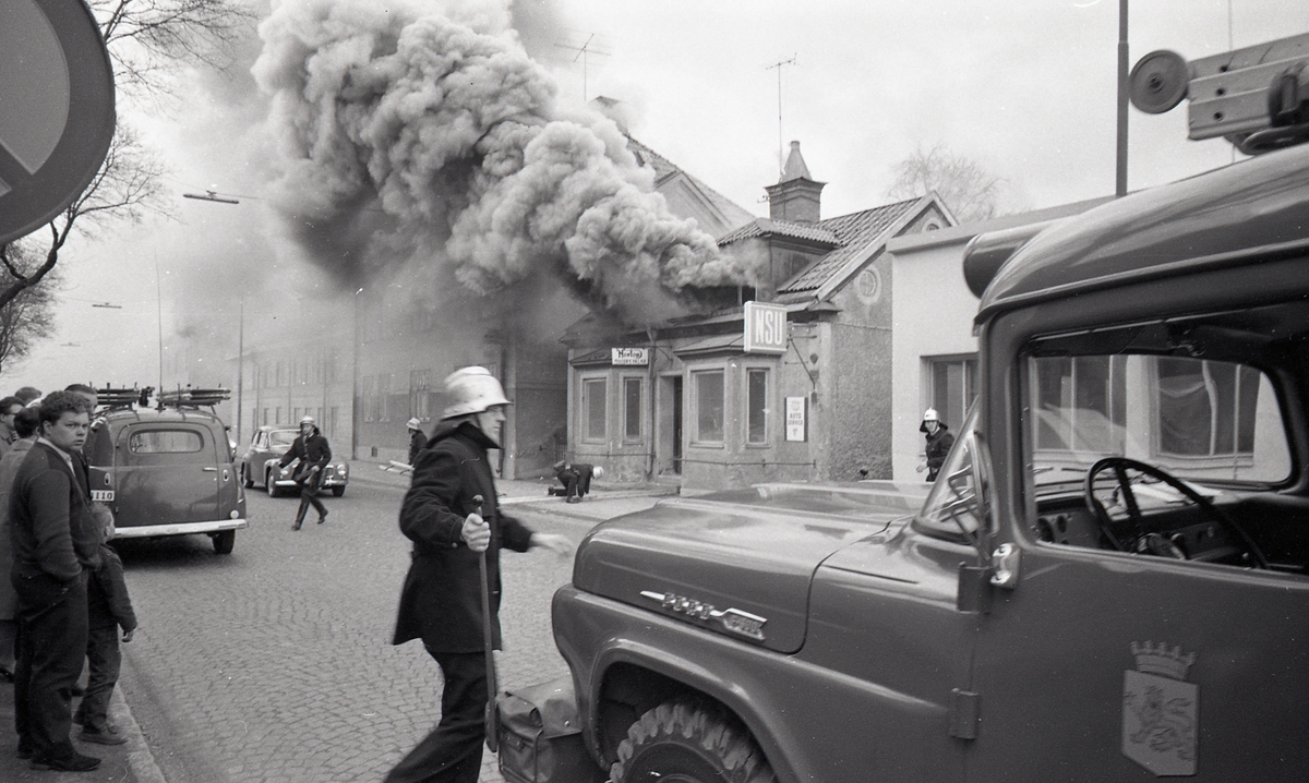 Brand i motorcykelaffär, Svartbäcksgatan 71, Uppsala 1961
