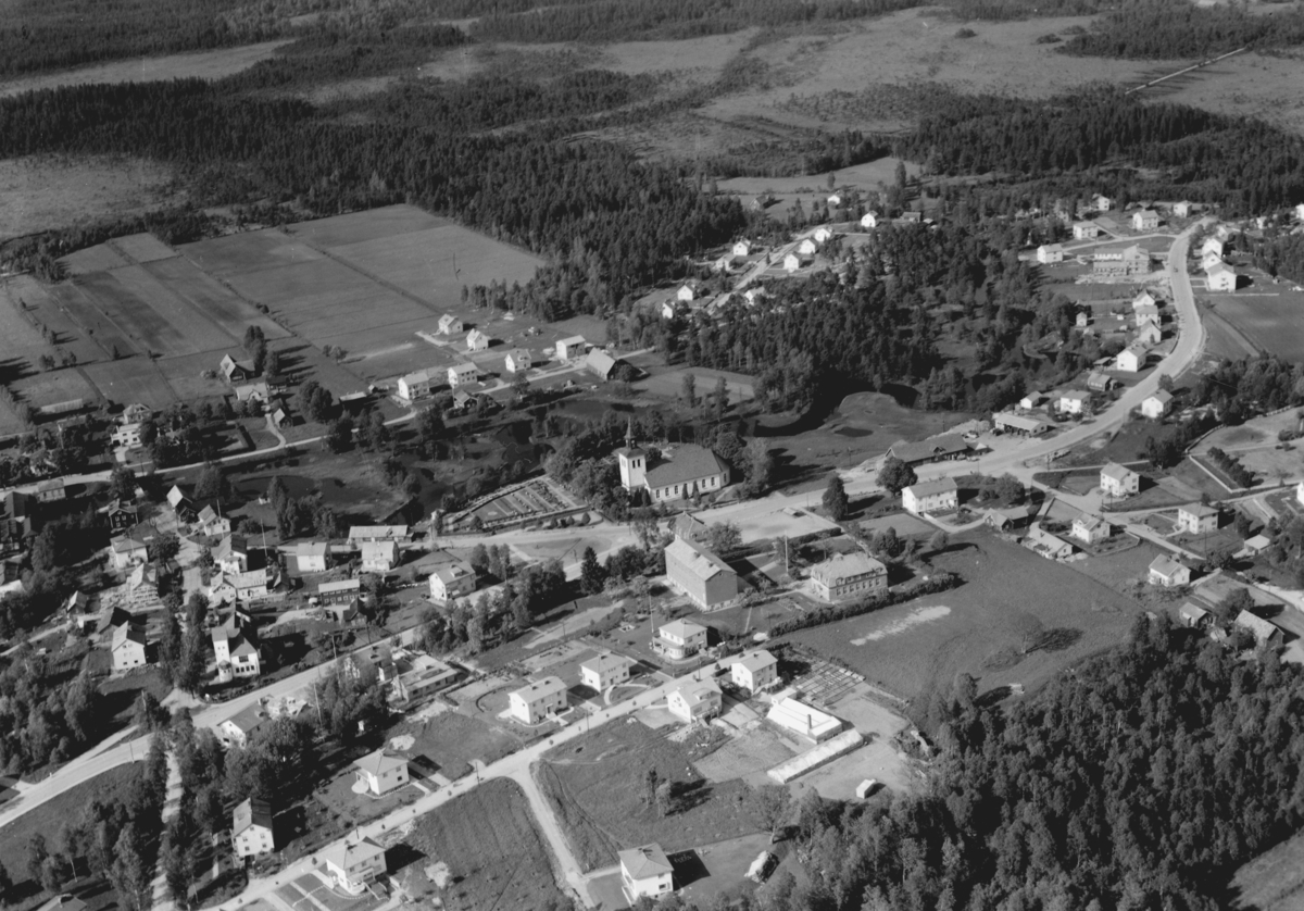 Flygfoto över Anderstorp i Jönköpings län. Nr L 679