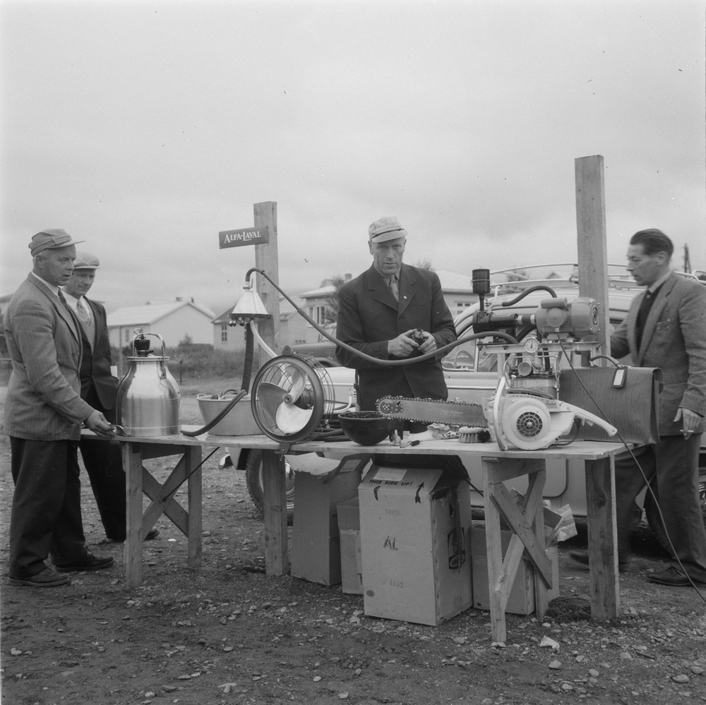 Meieri-jubileum 1960. Demonstrasjon av produkter fra Alfa Laval.