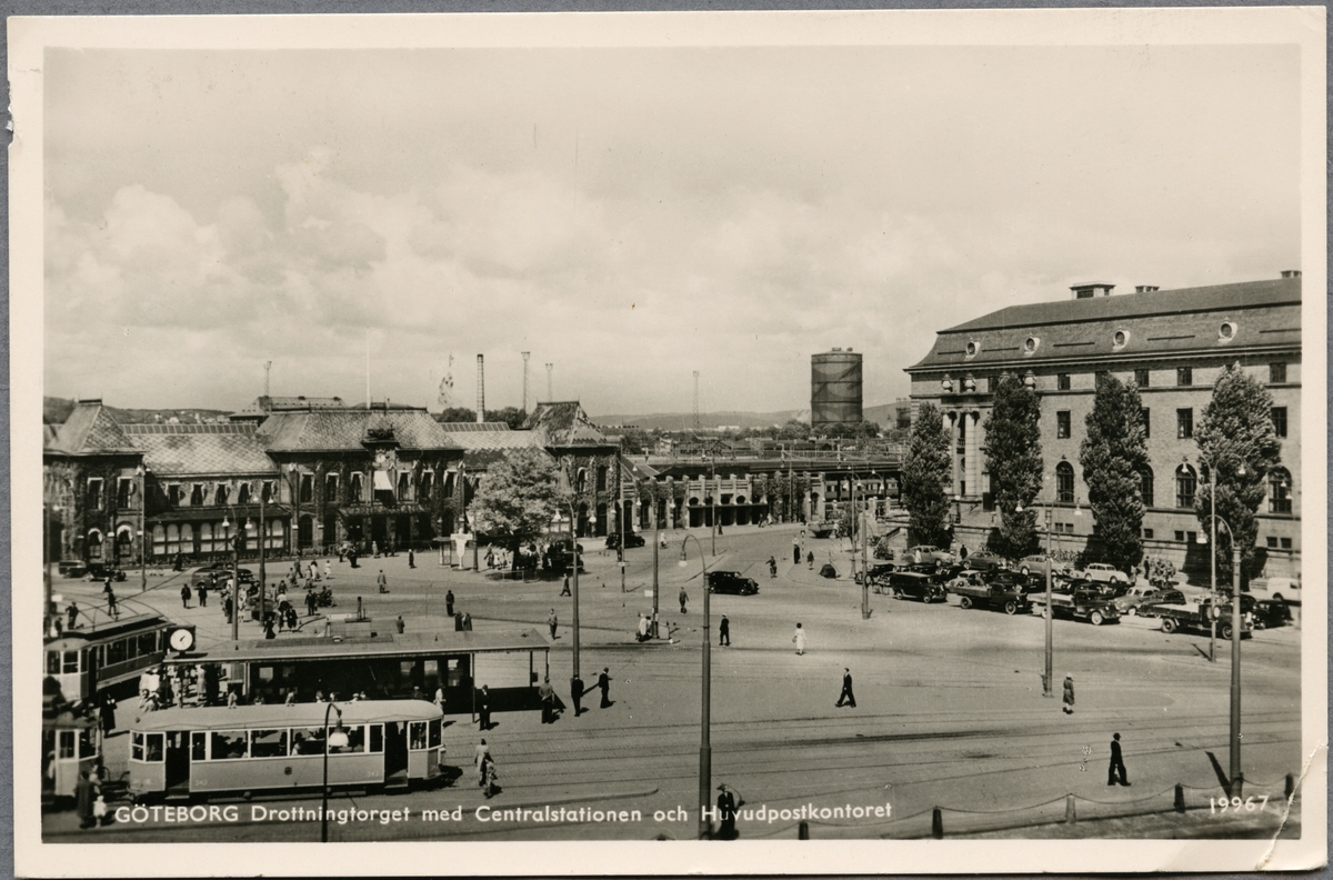 Drottningtorget i Göteborg med centralstation och huvudpostkontor ...