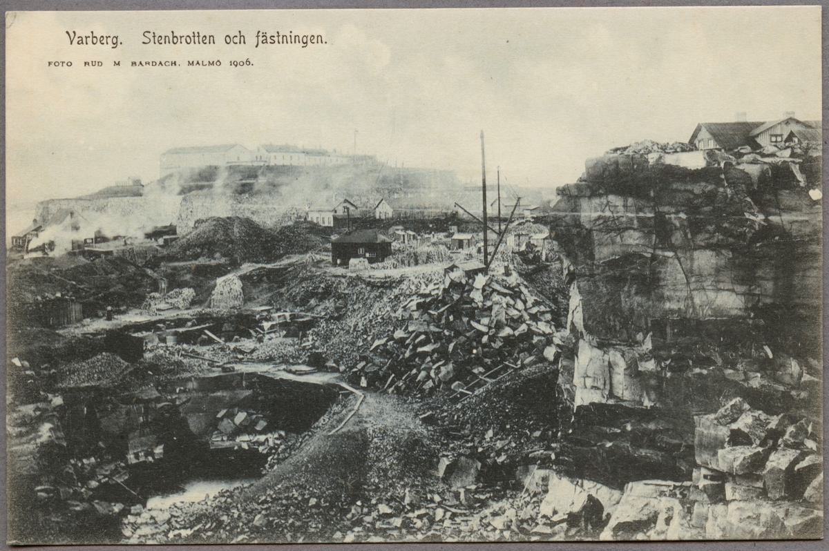 Fästning och stenbrott i Varberg.