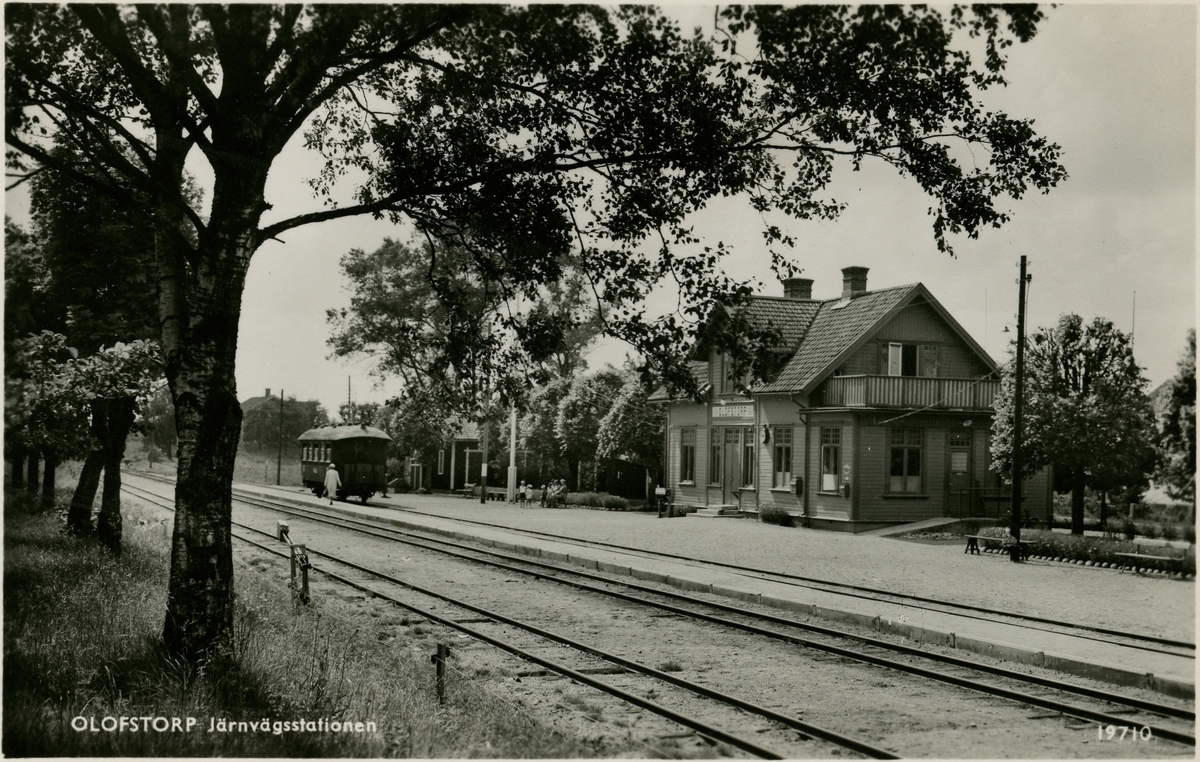 Öppnad 1900.  Stationshus i en och en halv våning i trä. Nedlagd 1967. 
Det finns i dag ett hembygdsmuseeum i gamla stationsbyggnaden.