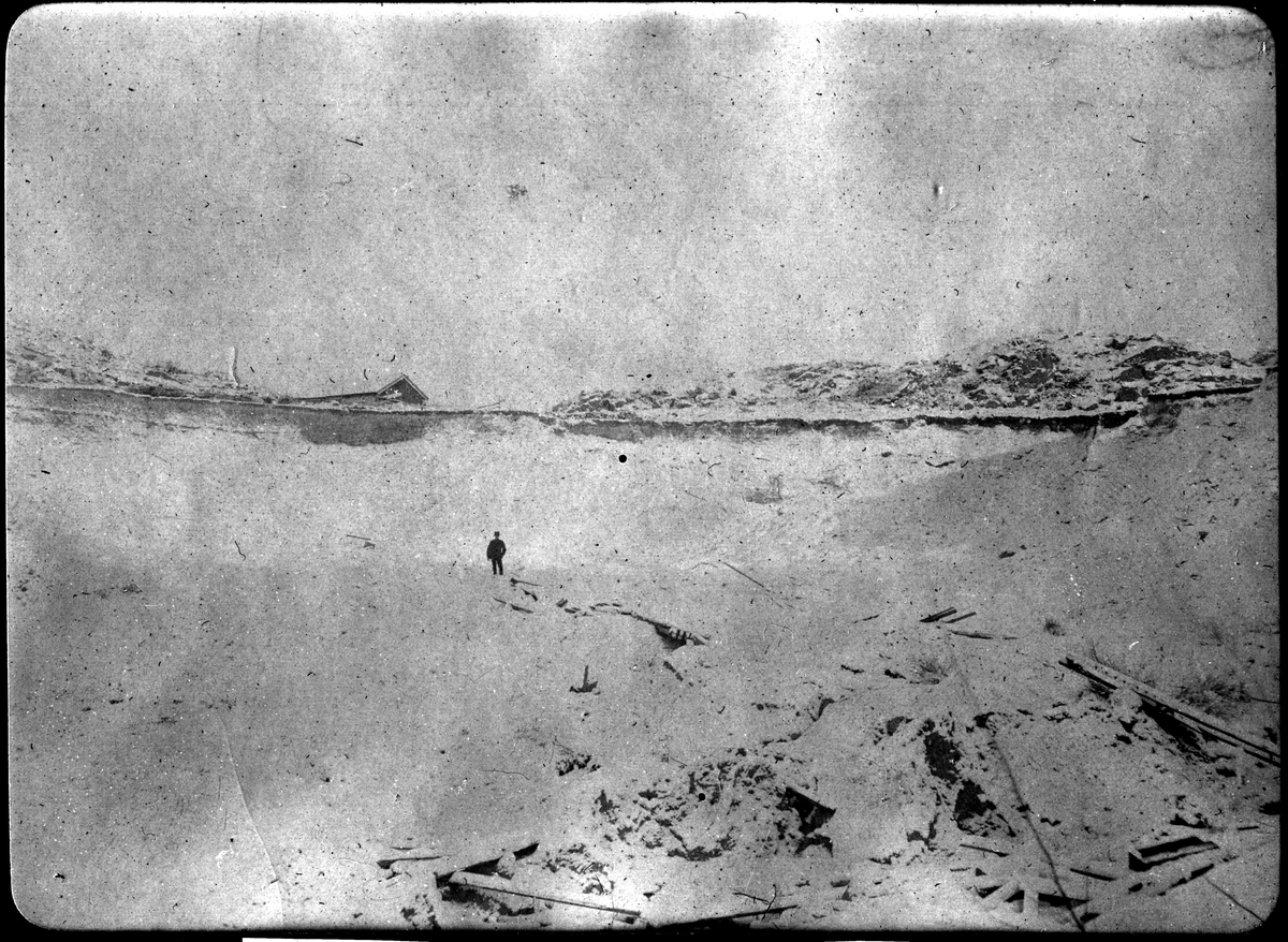 Album med fotografier från Bohusbanan.
Jordskred vid Saltkällan i december 1909.