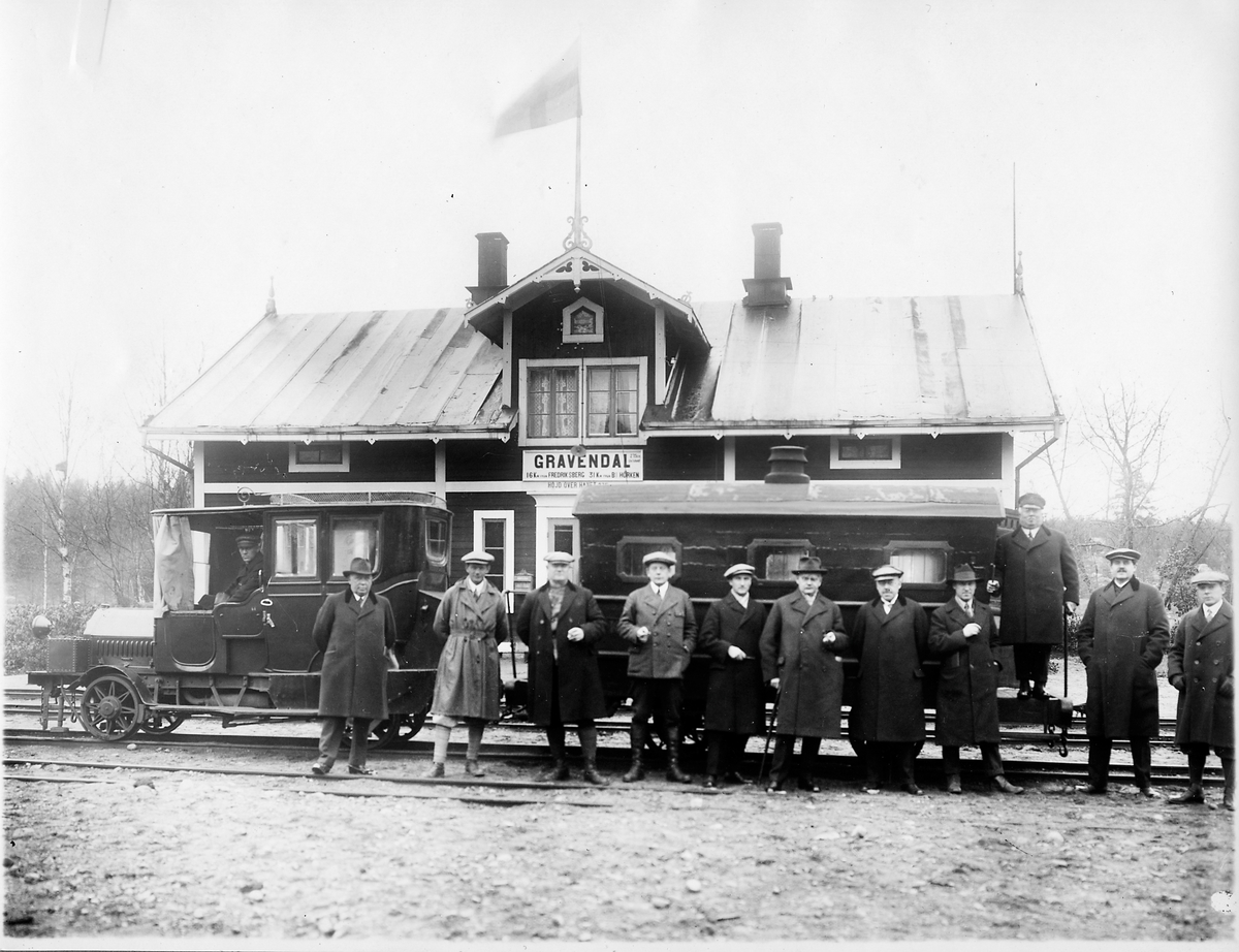 Gravendal station, bild från byggandet av järnvägslinjen Hällefors - Gravendal.