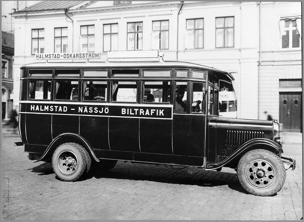 Buss från 1930 - talet. Halmstad-Nässjö Järnvägar, HNJ.