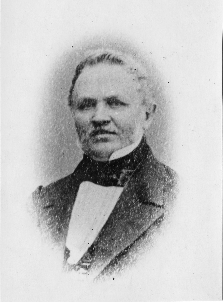 Carl Magnus Rydqvist, Advokatfiskal och Riksdagsman. Carl var ledamot av första kammaren 1869-1878.