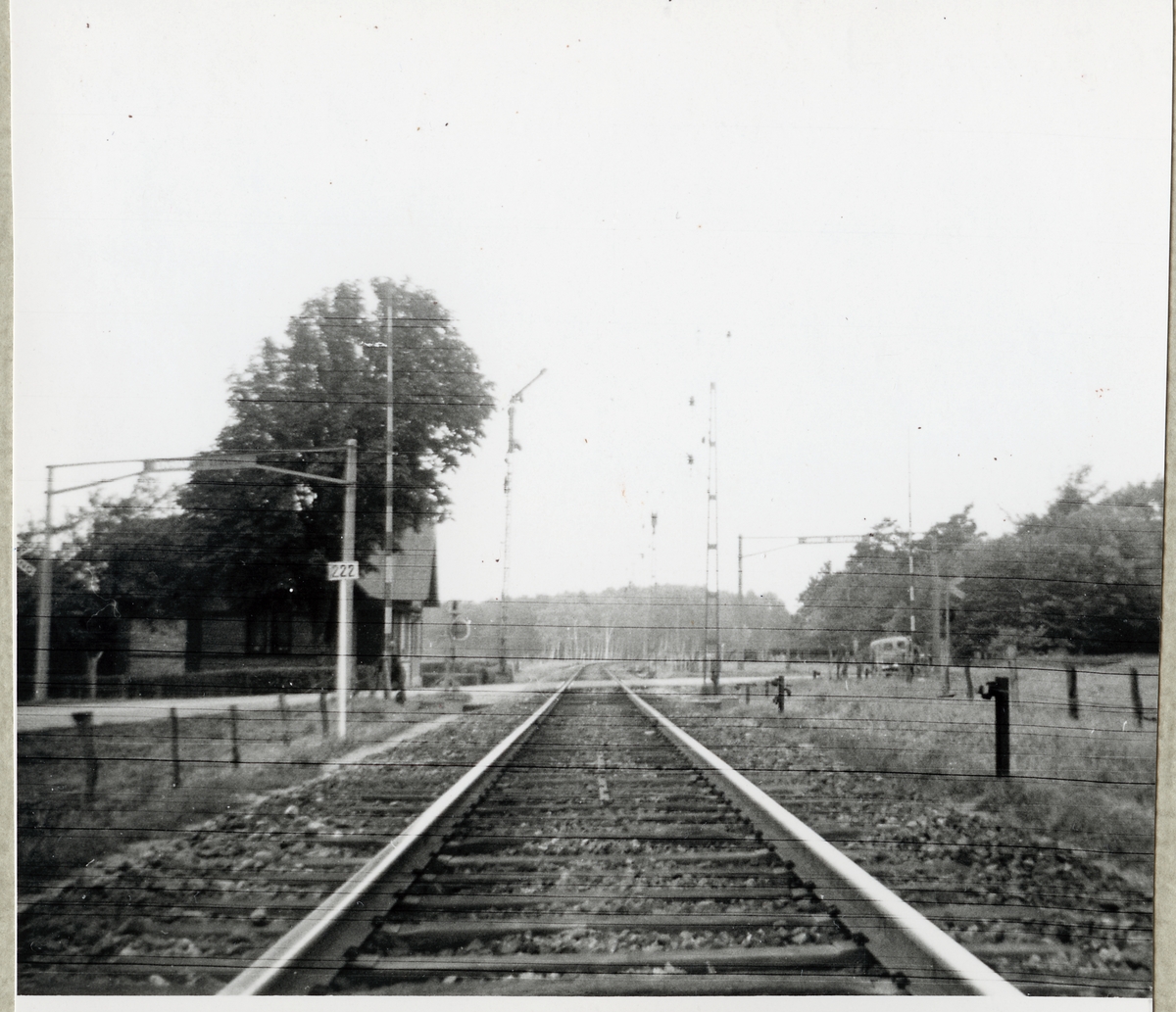 Järnvägsövergång vid Vegeholm på linjen mellan Ängelholm och Rögle.
