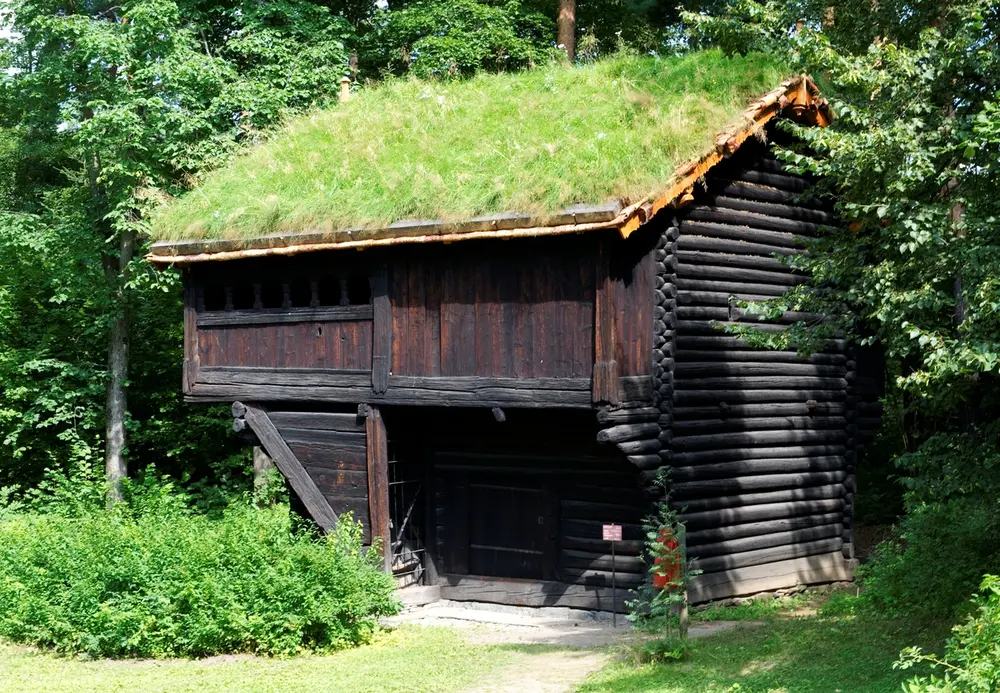 Loft fra Rolstad, Sør-Fron, Gudbrandsdalen