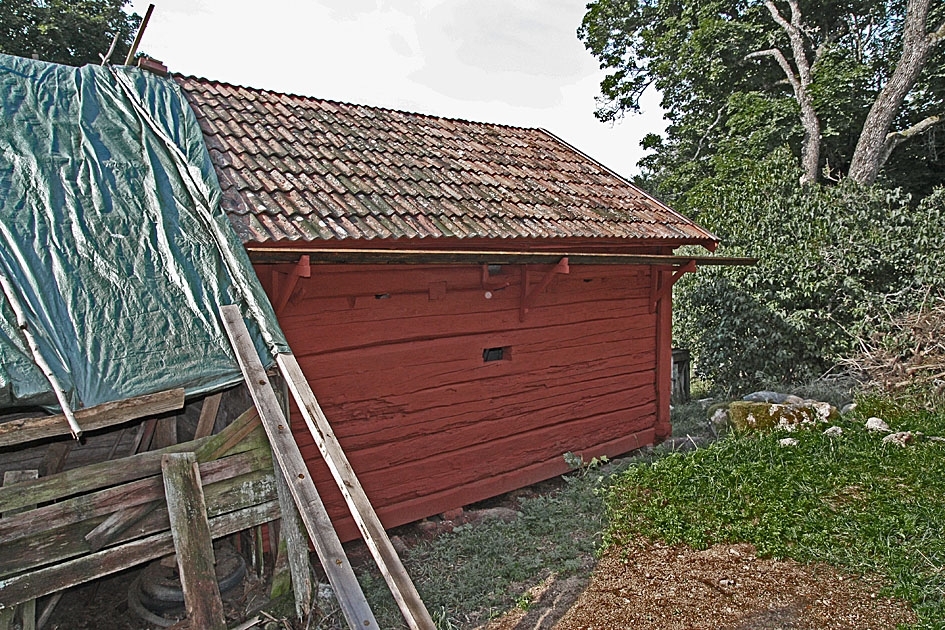 Restaurering av överloppsbyggnad, bod, efter, Lindsberg, Husby Långhundra socken, Uppland 2010