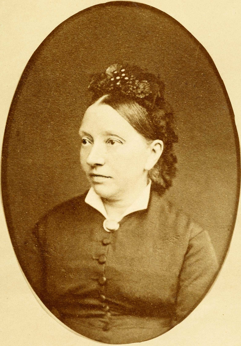 Portrett av Margrethe Marie Brodtkorb ca 1860-1870.