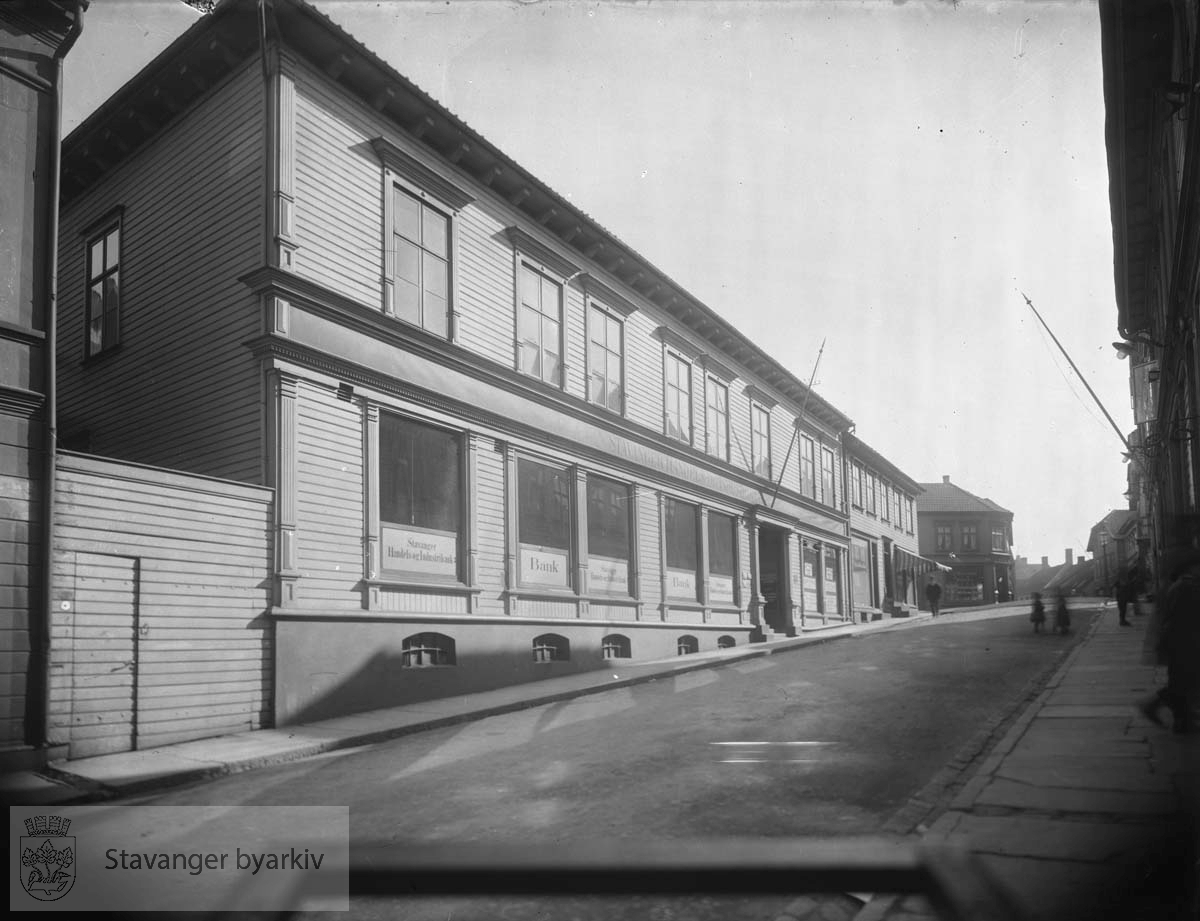 Stavanger Handels- og Industribank, Kirkegata 35 fra nord.