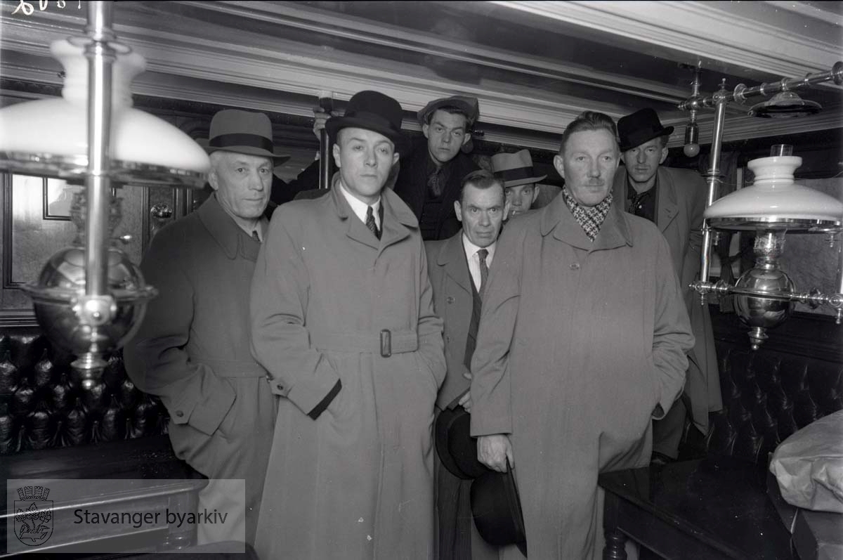 Syv menn, mannskapet fra den torpederte M. Gressholm