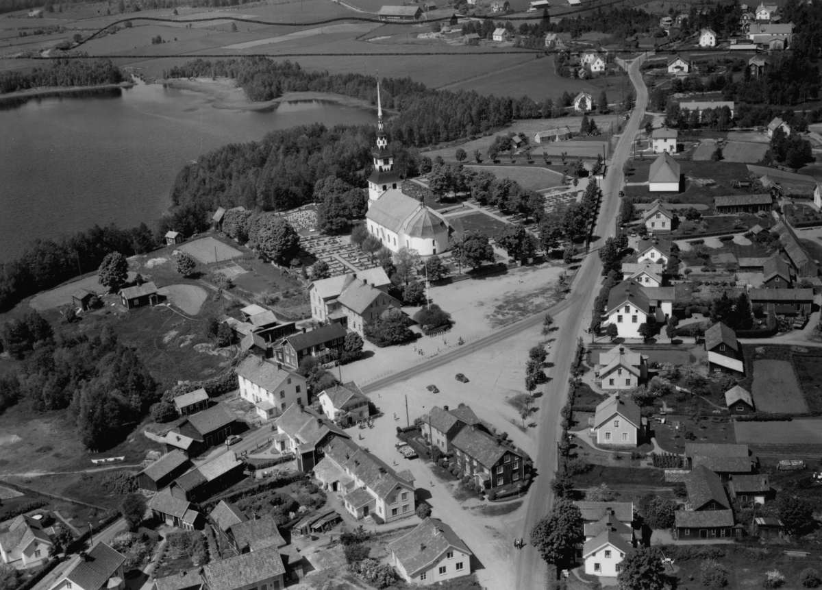 Flygfoto över Ingatorp i Eksjö kommun. Nr P 225