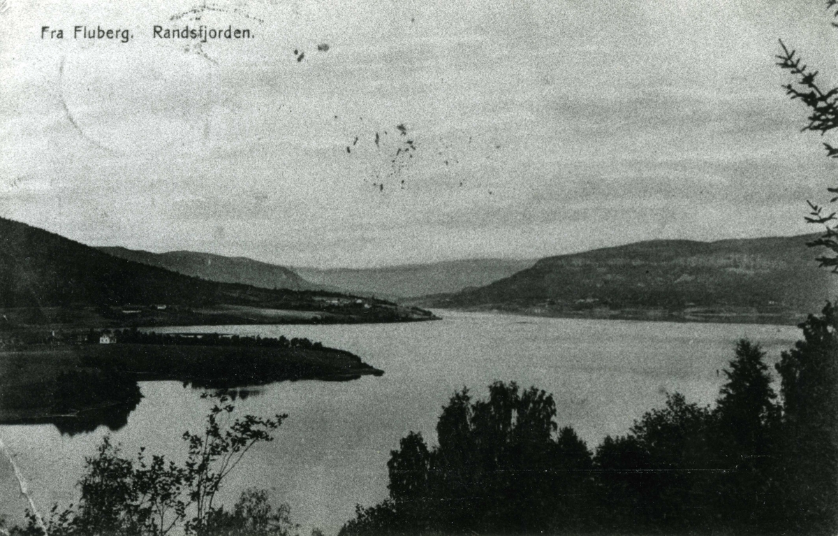 Utsikt over Ransfjorden ved Fluberg