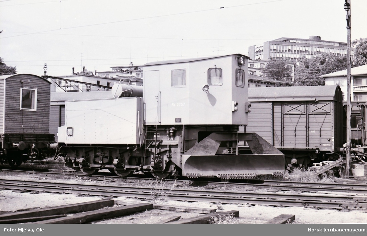 Drammenbanens tyskbygde Klima-snøplog som kom til Norge under 2. verdenskrig. Ble i 1964 ombygget til sporrenser for dobbeltspor og gitt nr 2757, litra Rs, senere Xs.