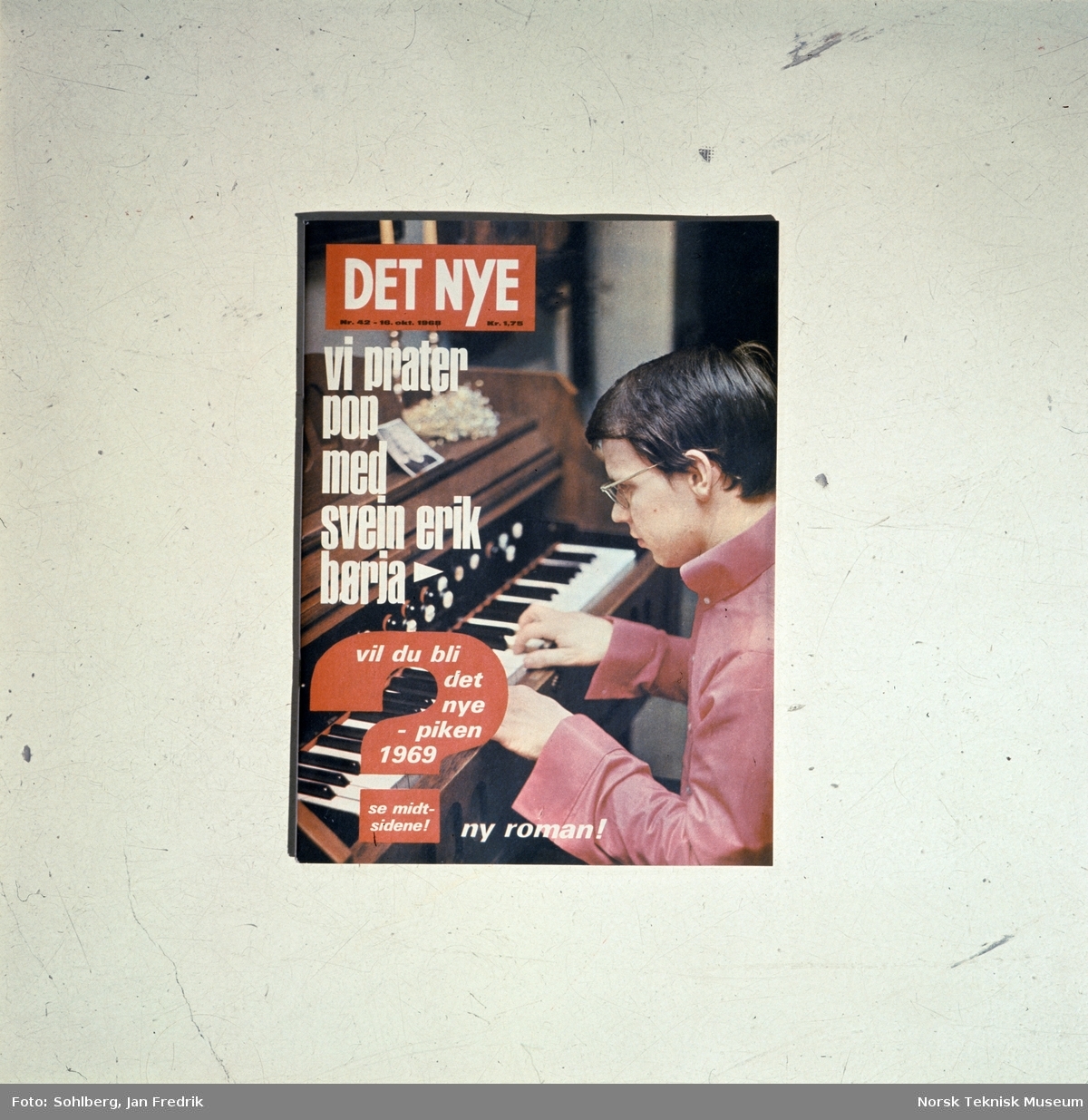 Forside på ukebladet Det Nye, nr. 42, 16. oktober 1968. Med reporasjer som "Vi prater pop med Svein Erik Børja" og "Vil du bli Det Nye-piken 1969?".