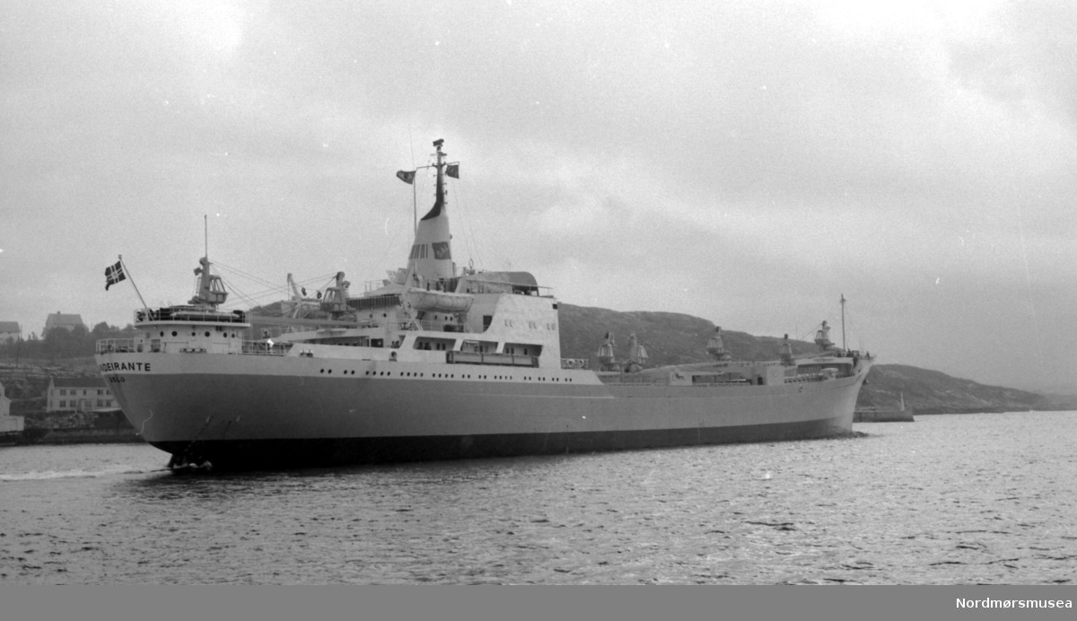 Skipet SAL "Bandeirante" i havnepassenget i Kristiansund. Fotograf er Nils Williams. Datering er ca. 1960. Fra Nordmøre museums fotosamlinger.
