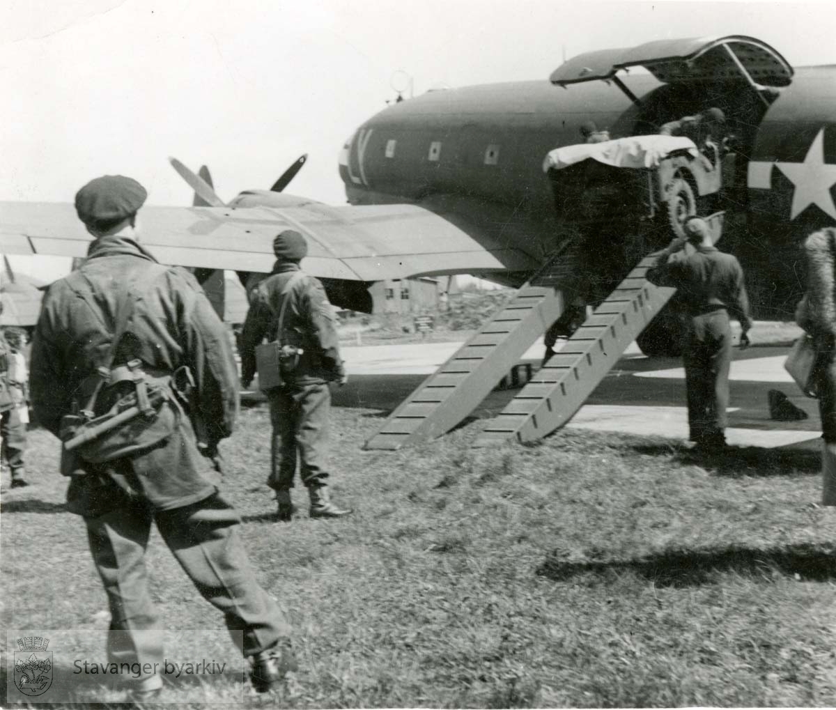 Frigjøringsdagene.Allierte fly på Sola .Frigjøringen.Fredsdagene 1945
