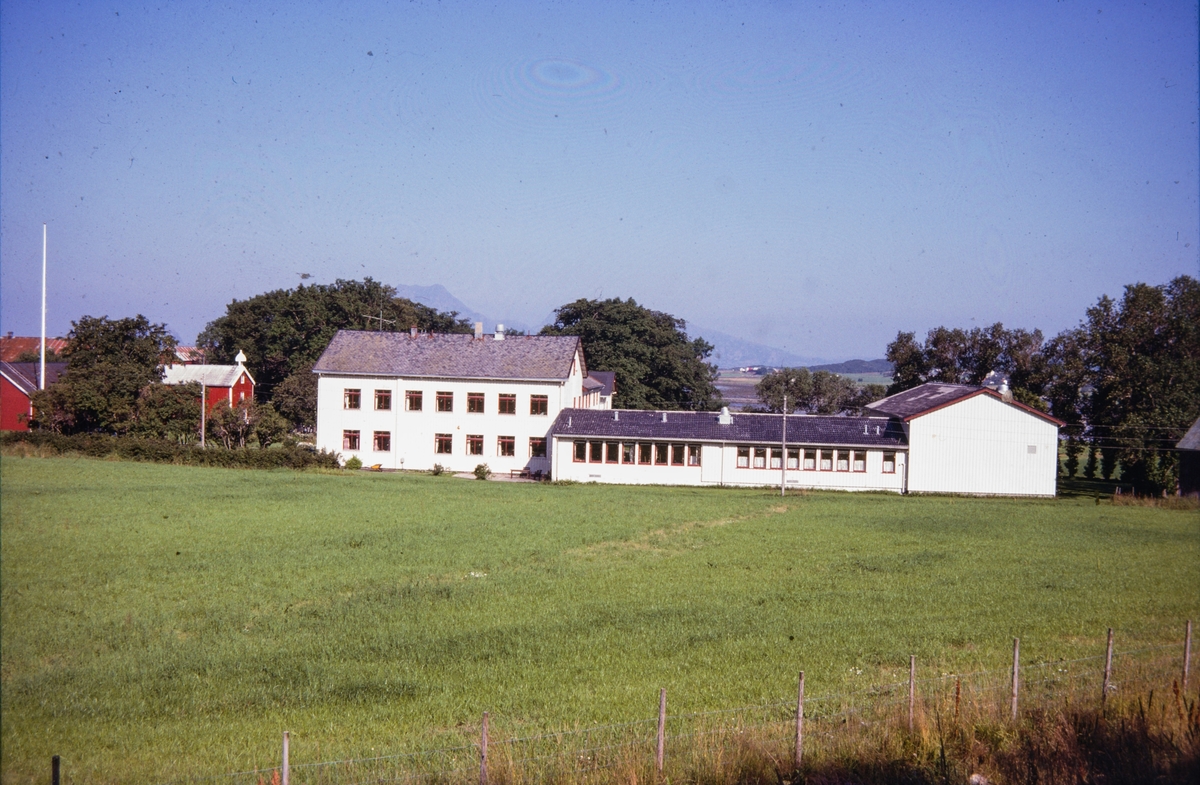 Husmorskolen på Søvik, Alstahaug.