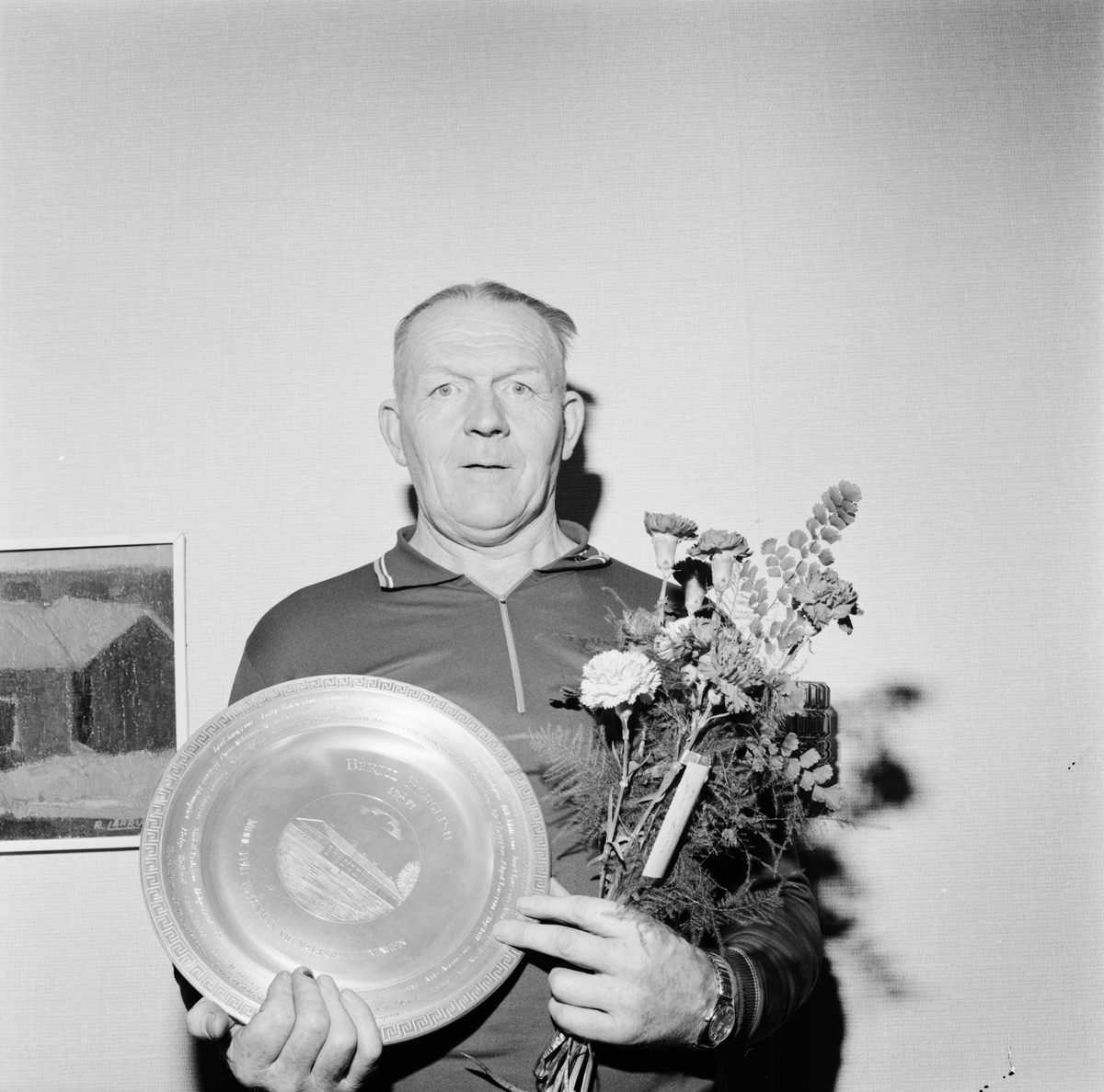 Bertil Berglind pensioneras från Vägverket. Dannemora, Uppland, december 1971