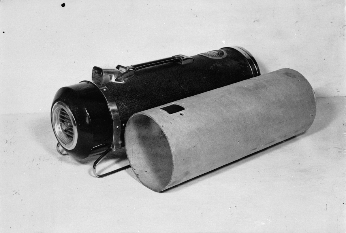Dammsugare modell ZA 36,a. Förslag till krisutföran de med hölje av papperstub.