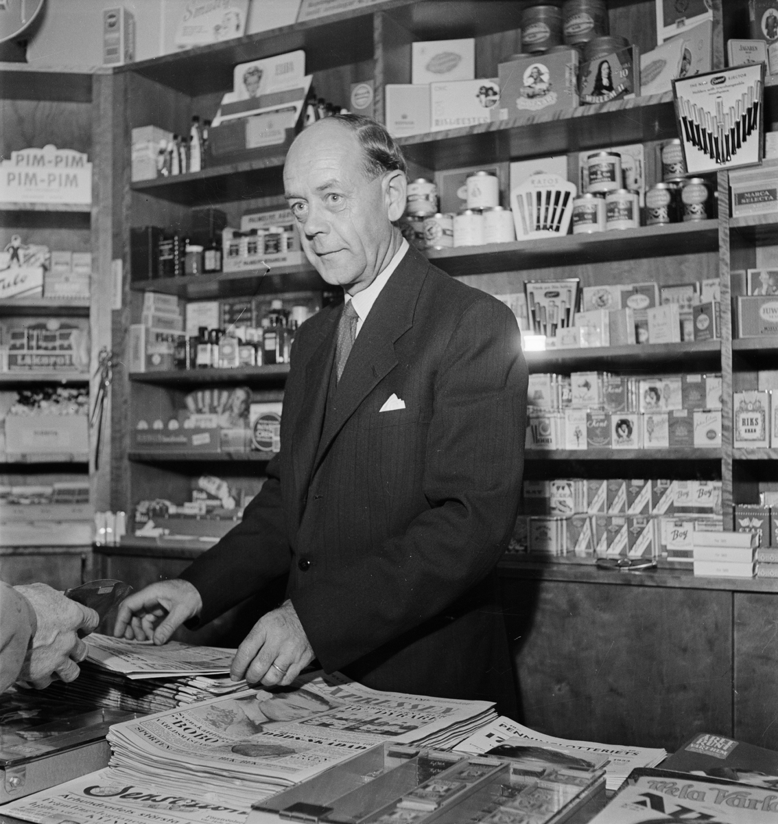 Åhslund, tobakshandlare, Uppsala 1953