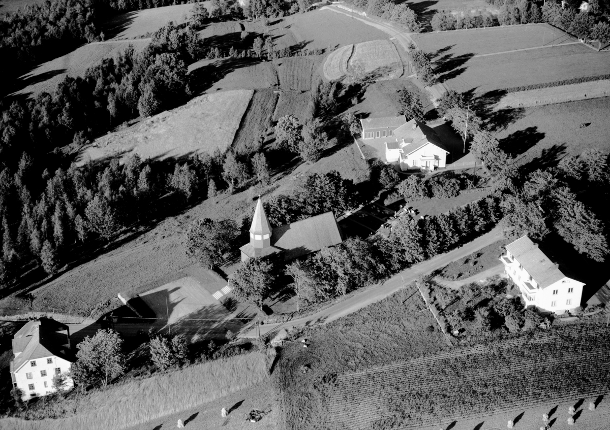 Flygfoto över Bondstorp i Vaggeryds kommun, Jönköpings län. Nr: 1662/1958