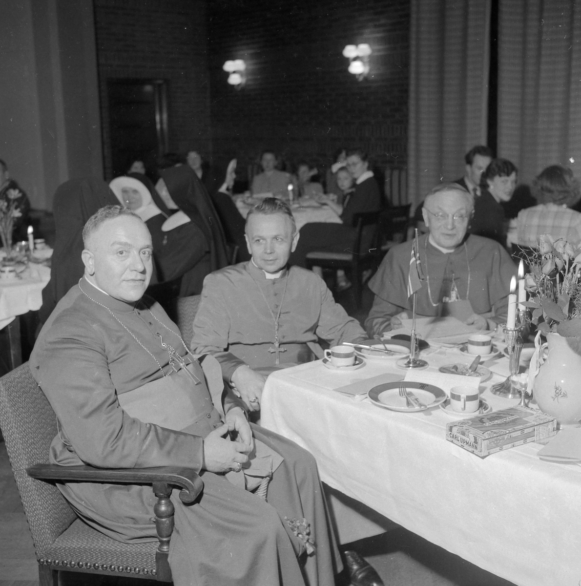 Fest i den Katolske menighet i forbindelse med innsettelse av Johannes Rüth som biskop