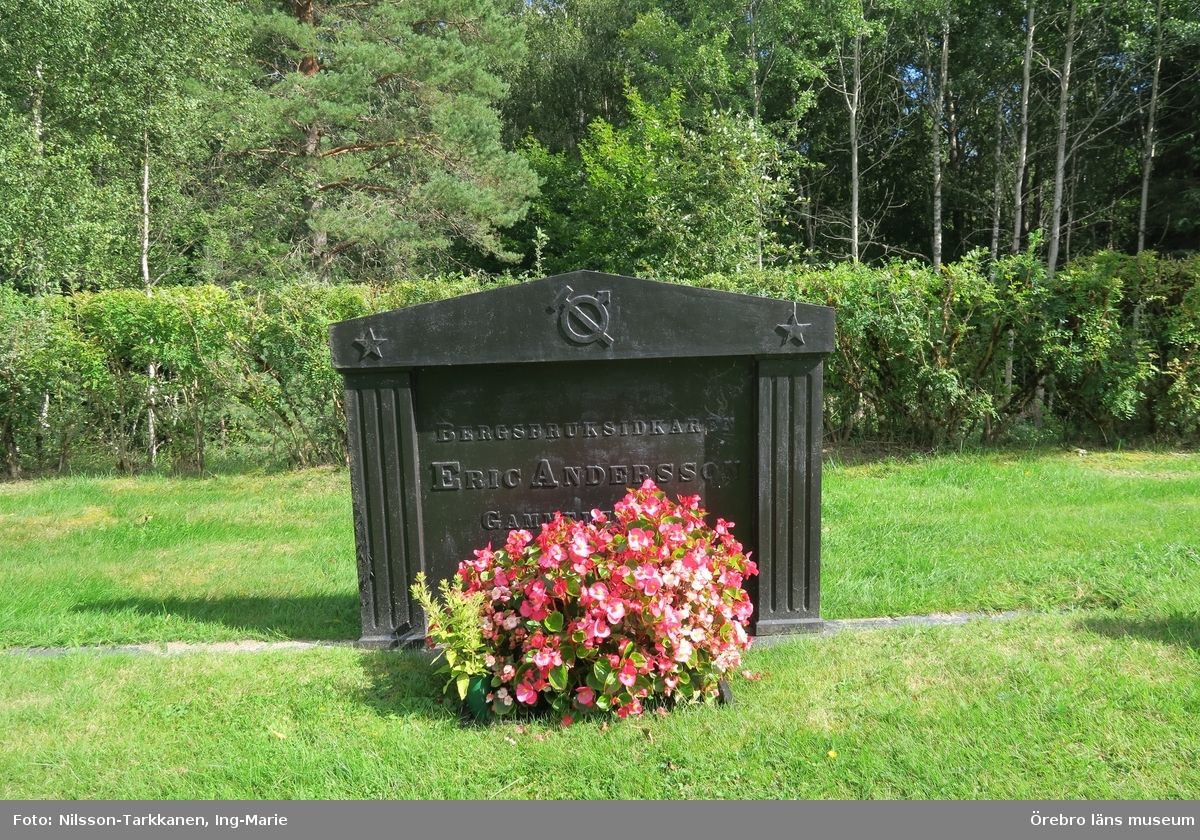 Järnboås kyrkogård Inventering av kulturhistoriskt värdefulla gravvårdar 2016, Kvarter 4.
