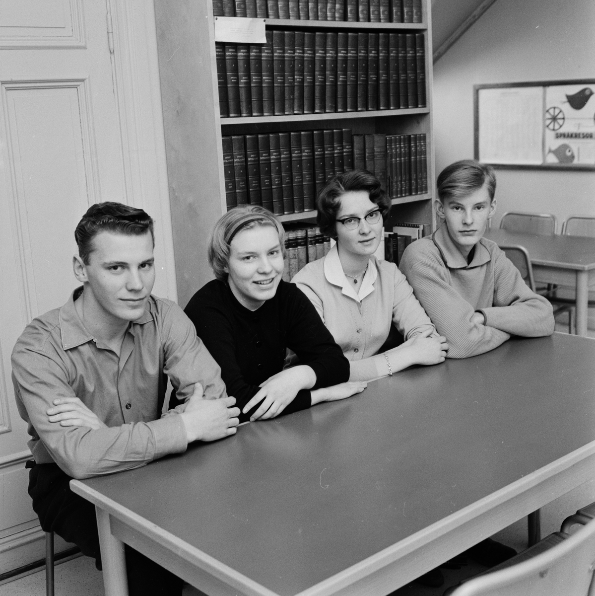 Ungdomar från Tierps samrealskola, Tierp april 1959