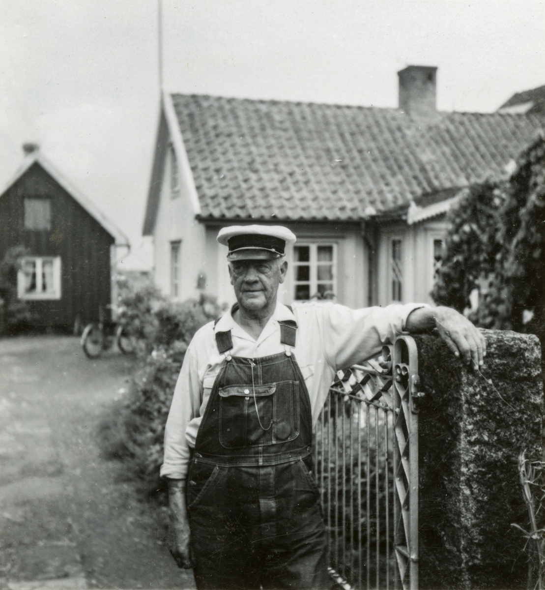 Småland, Kalmar län, Stranda härad, Ålems socken, Timmernabben. Skepparen Albert Svenssons hus, som han köpte 1920.
